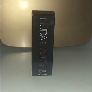Huda beauty foundation